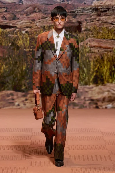 Look 39
